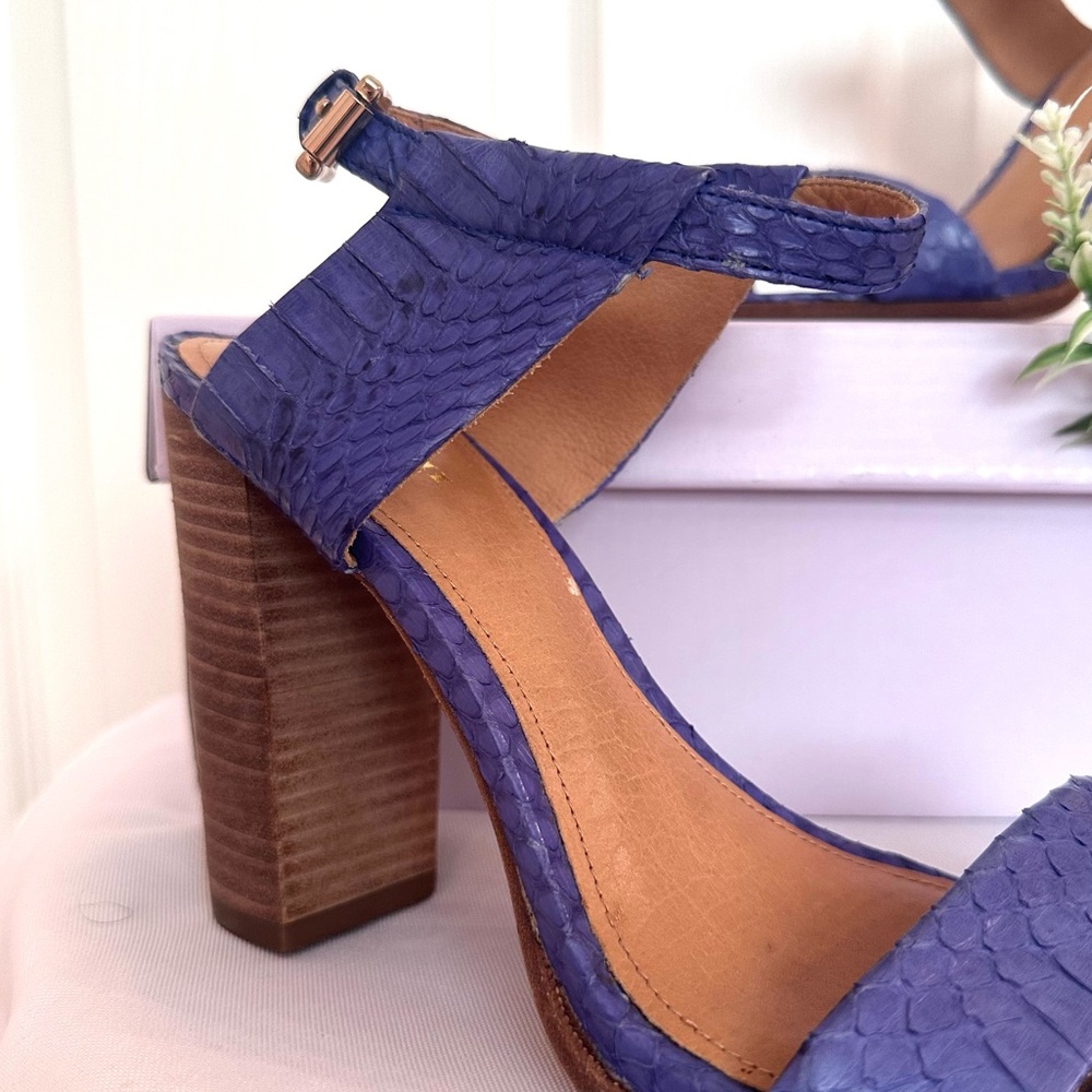 COACH ~ Purple Leather Textured 4.5” Block Wooden Heel Sandals size 8 - Picture 6 of 8